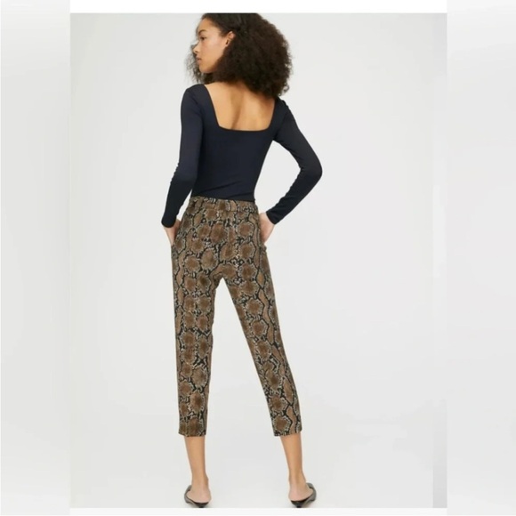 Babaton Atelier Aritzia
Conan Snake
Print Cropped Pull On Pants
Size 10, office - Picture 4 of 12